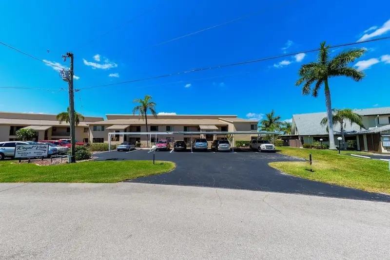 3708 Se 12th Ave #104, FL