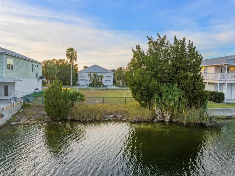 3332 Oleander Dr, FL