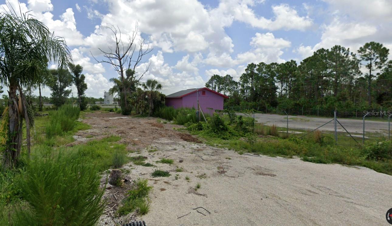12195 Tamiami Trl, FL