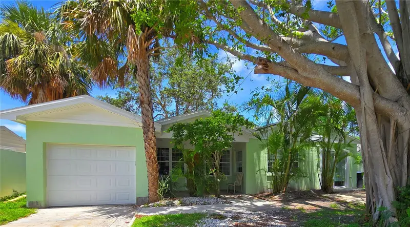 750 Bay Esplanade, FL