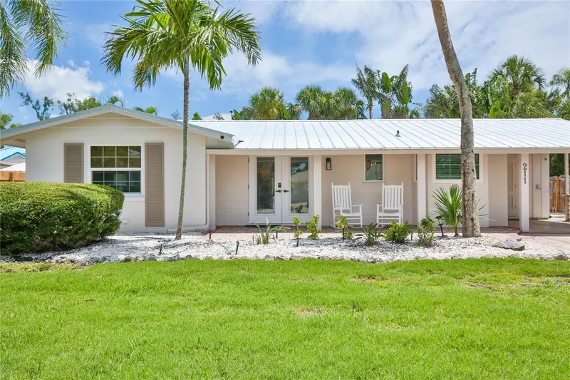 211 Island Cir, FL