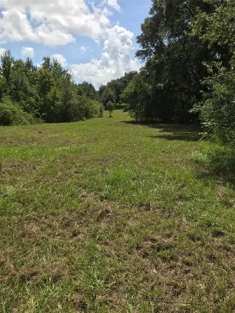 8715 State Road 33, FL
