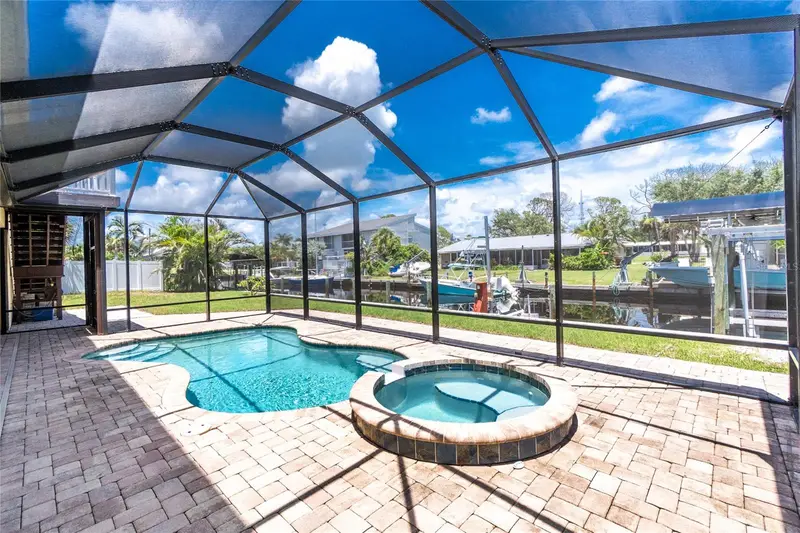 9150 Pine Cove Dr, FL
