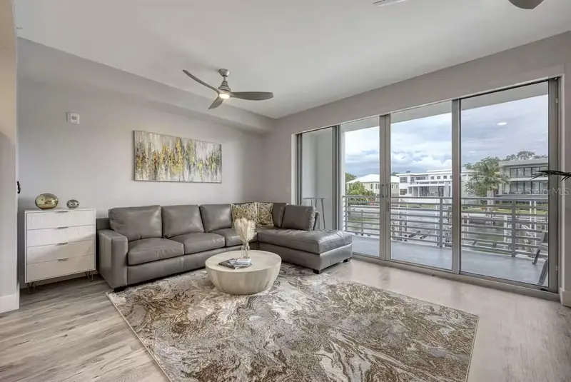 1709 N Tamiami Trl #220, FL