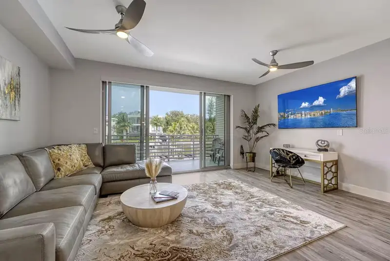 1709 N Tamiami Trl #220, FL