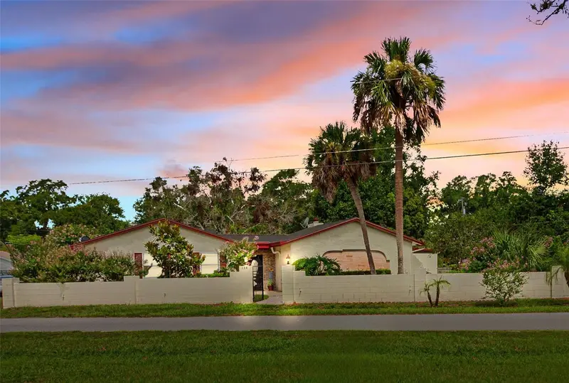334 Maple Dr, FL