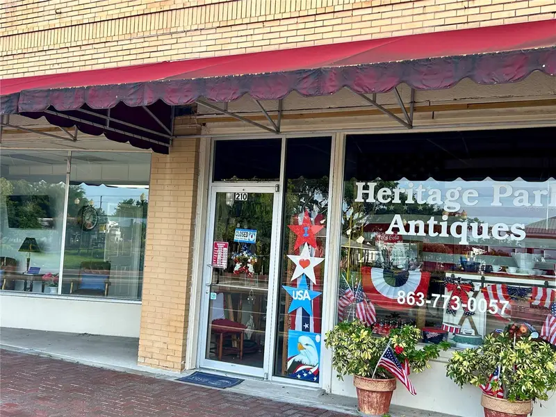 208 W Main St, FL
