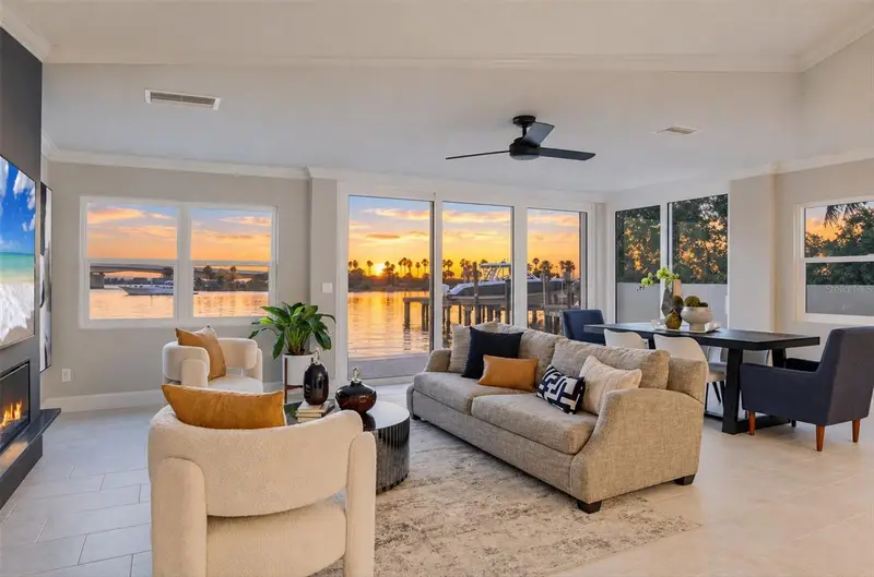 226 Golden Gate Pt #12, FL