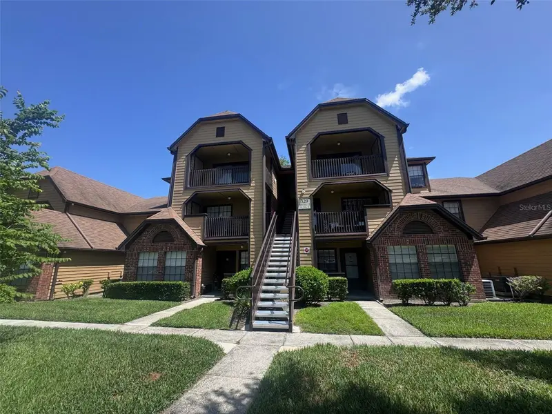 320 Forestway Cir #203, FL