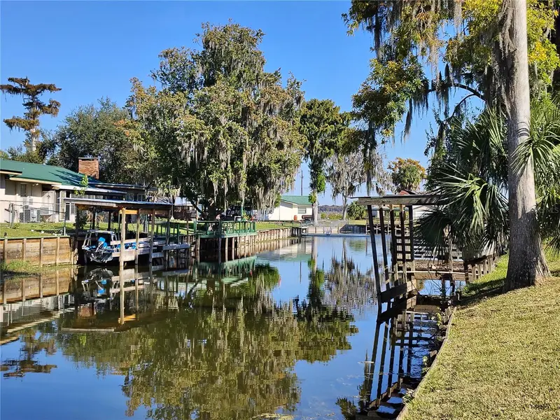 876 Cr 467, FL