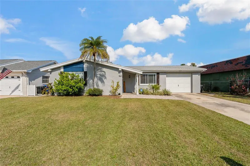 3823 Sail Dr, FL