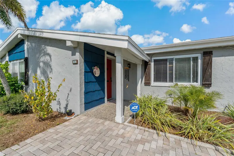 3823 Sail Dr, FL