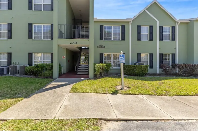 2035 Dixie Belle Dr #2035m, FL