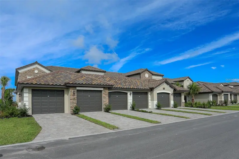5507 Palmer Cir #105, FL