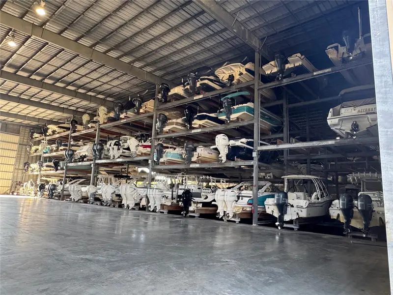 570 Blackburn Point Rd #11, FL