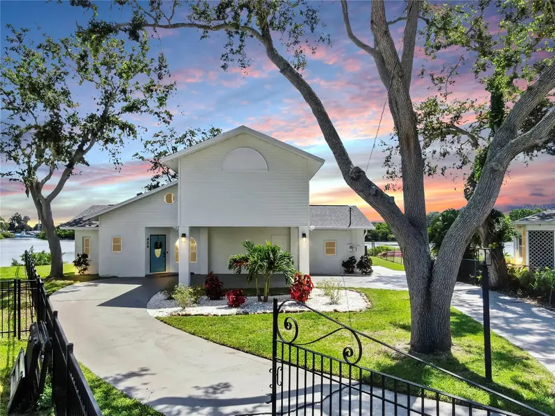 424 Doric Ct, FL