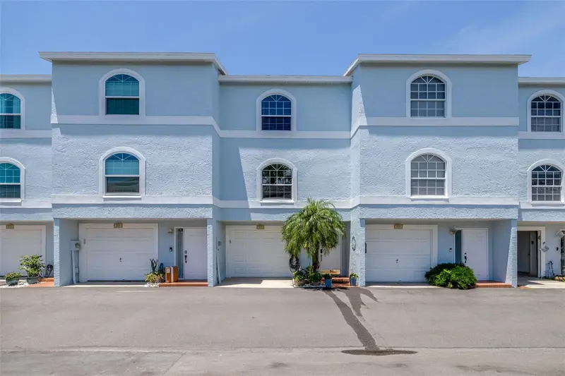 751 Pinellas Bayway S #208, FL