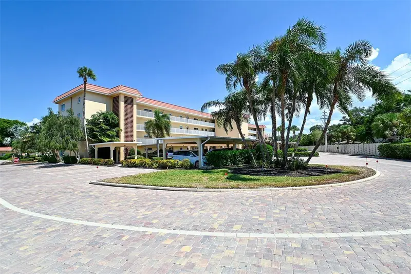 1215 S Portofino Dr #202, FL