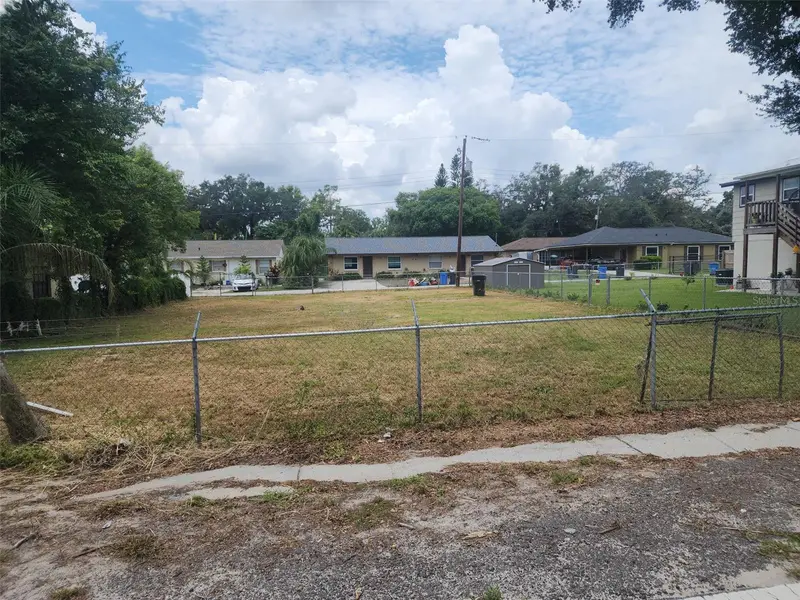 5232 Pine St, FL