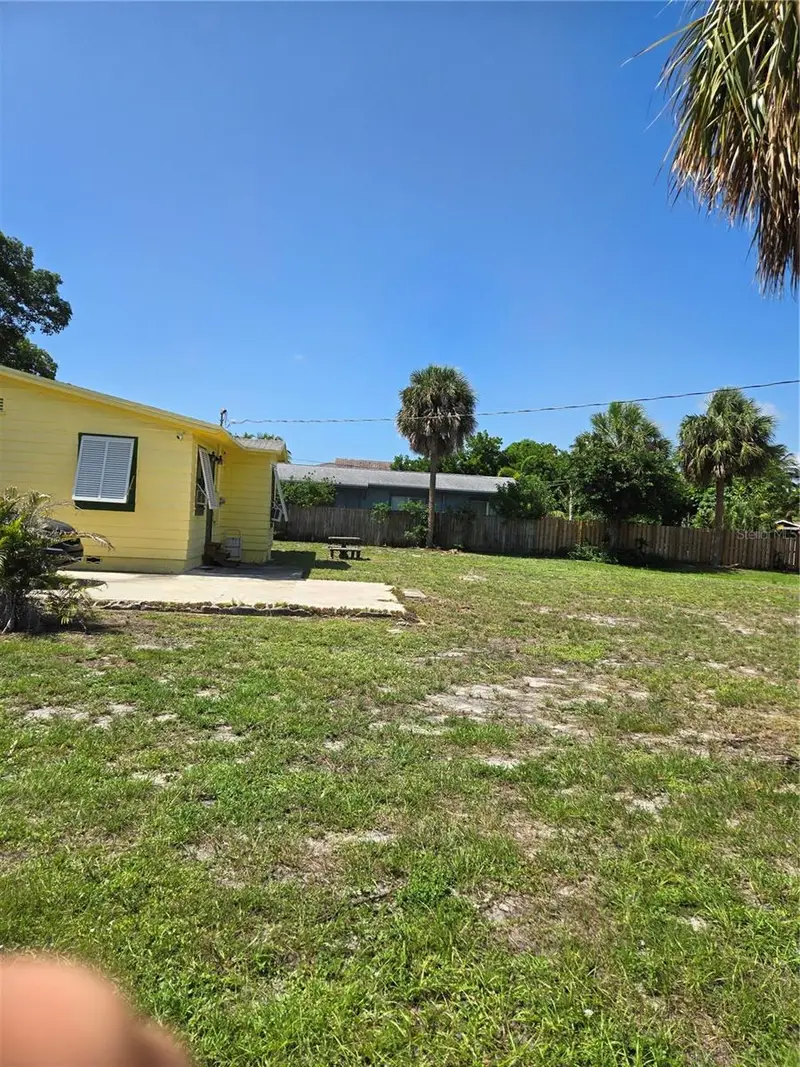 239 Ne 18th Ave, FL