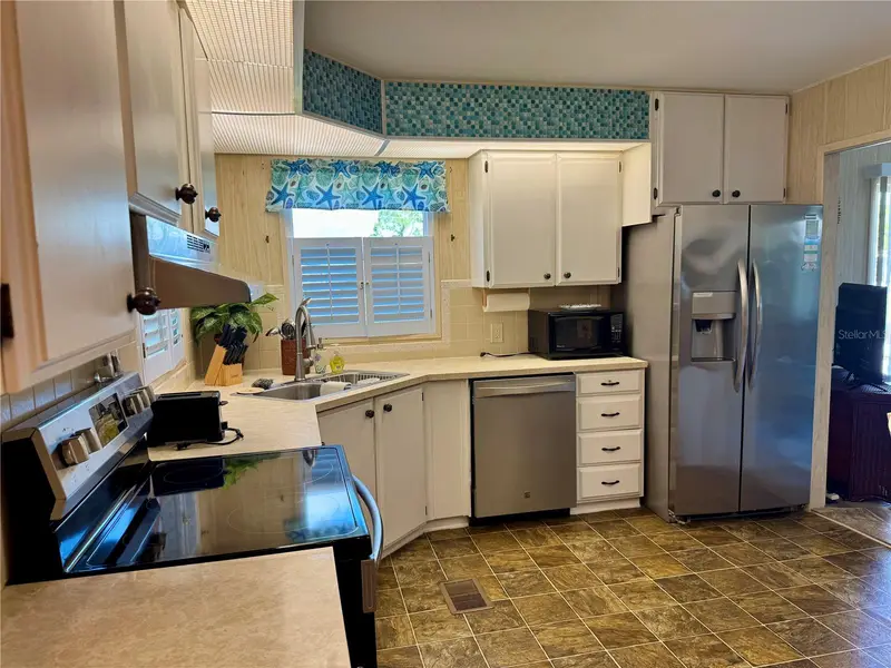 203 Estrada, FL