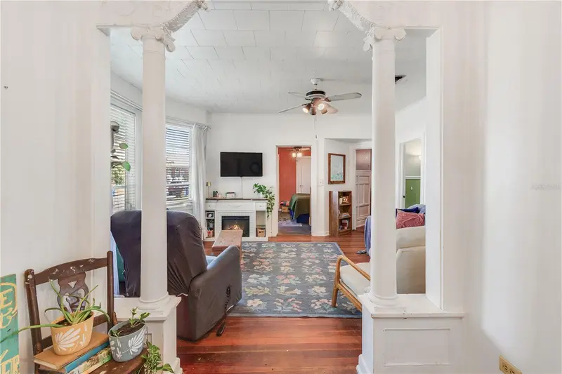 202 E Badcock Blvd, FL