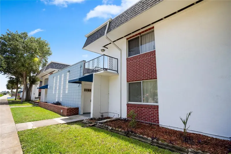 303 Ridge Blvd #110, FL