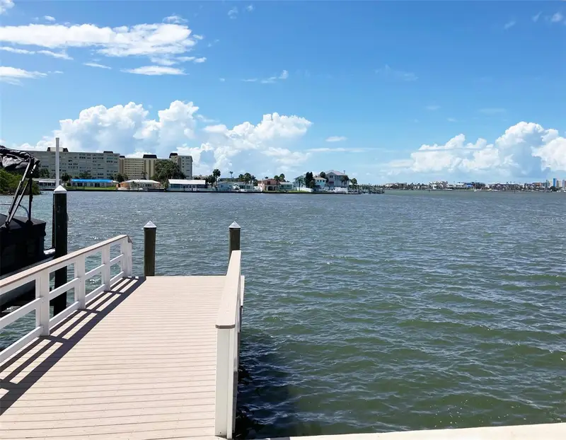 628 Boca Ciega Point Blvd S, FL