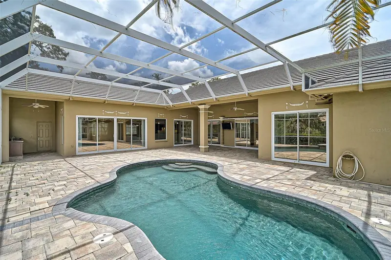 852 Macewen Dr, FL