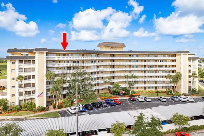8950 Park Blvd #702, FL