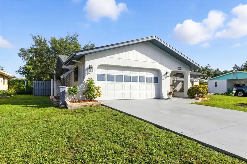 1042 Malay Ter Nw, FL