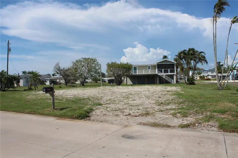 10315 Cortez Rd W #1/2 Bv, FL