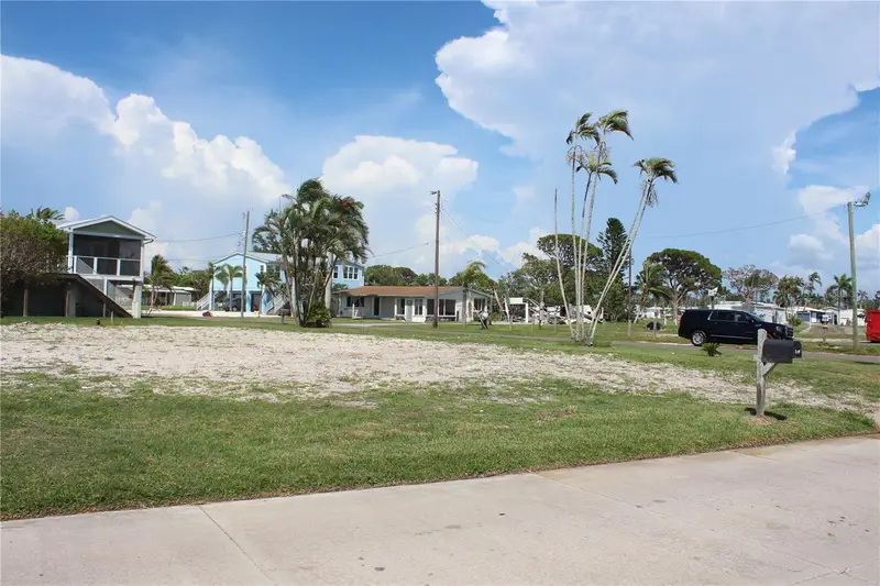 10315 Cortez Rd W #1/2 Bv, FL