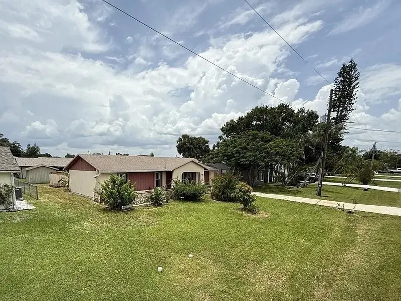 716 Caribou Dr, FL