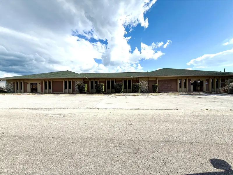 6736 Commerce Ave, FL