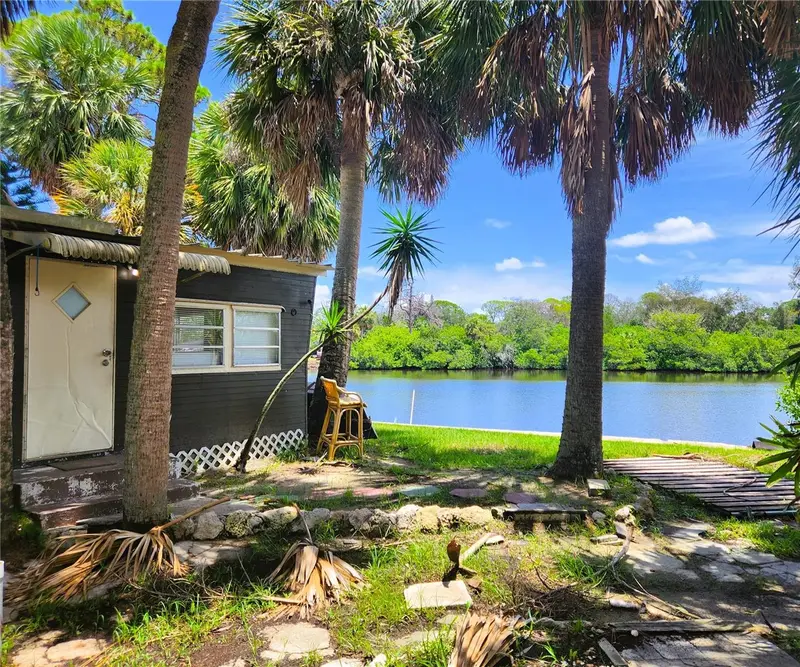 6977 Edgewater Dr, FL