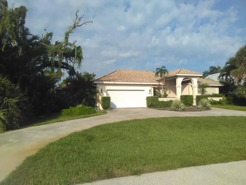 2 Arlington Dr, FL
