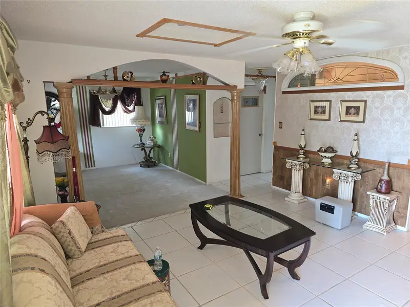 104 Hughes Ave, FL