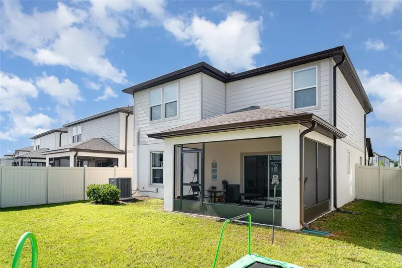 465 Waterford Dr, FL