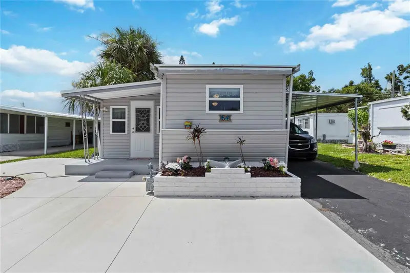 1100 University Pkwy #54, FL