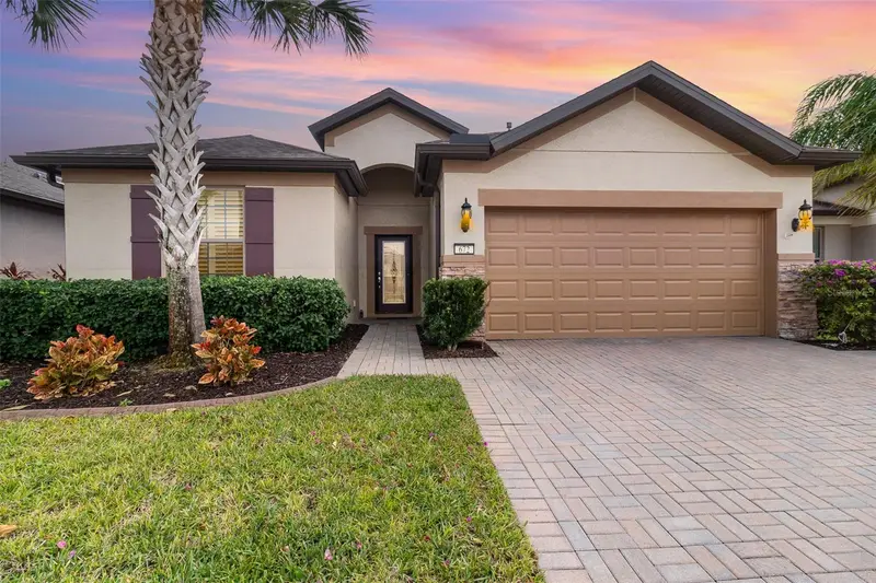 672 Cordoba Dr, FL