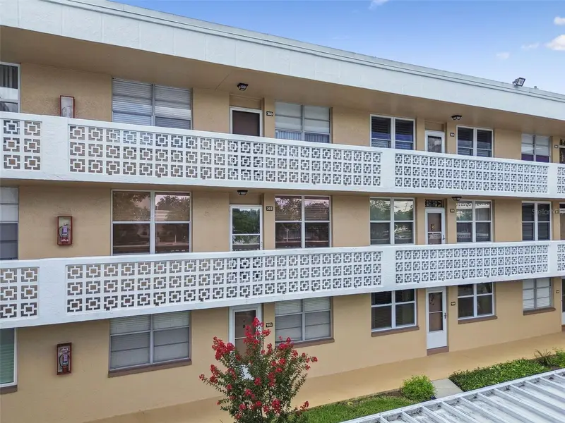 5095 Bay St Ne #103, FL