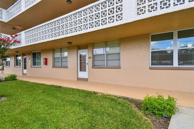 5095 Bay St Ne #103, FL