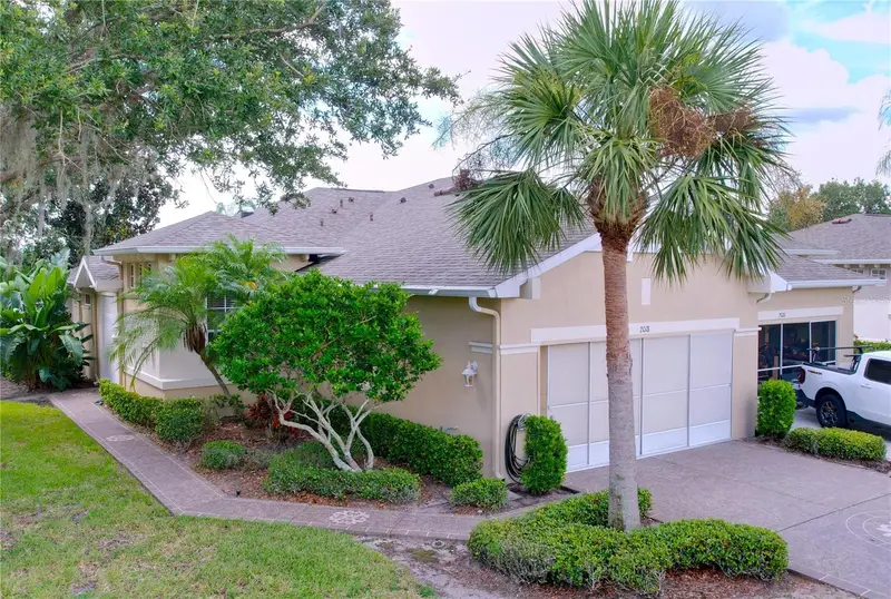 2018 Inverness Greens Dr #2018, FL