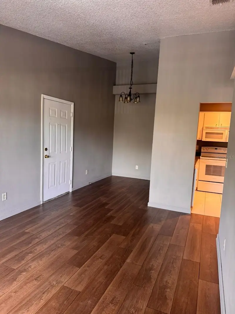 1132 S Pine Ridge Cir #32, FL