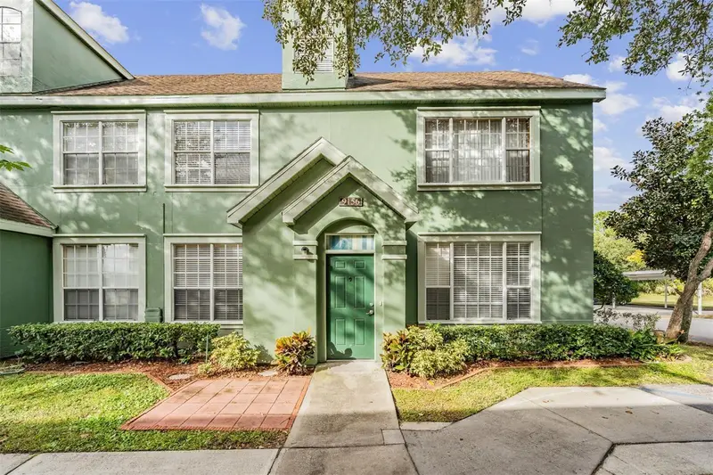 9156 Lake Chase Island Way #9156, FL