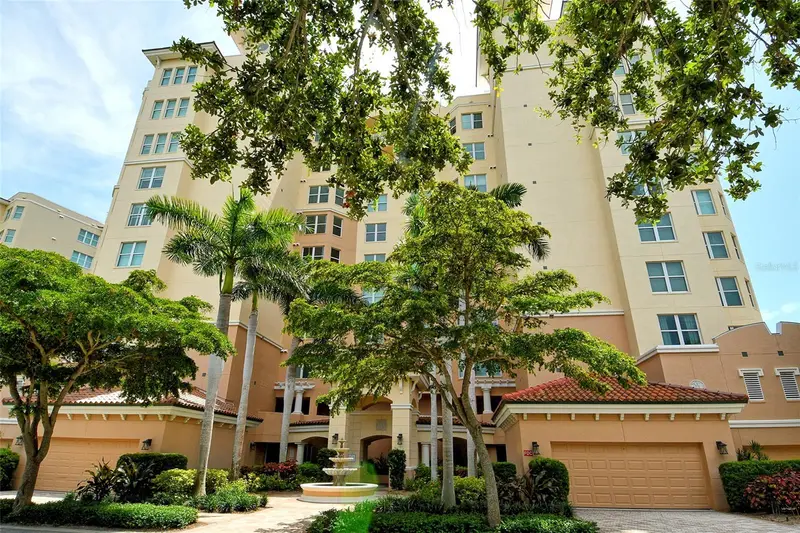 401 N Point Rd #304, FL