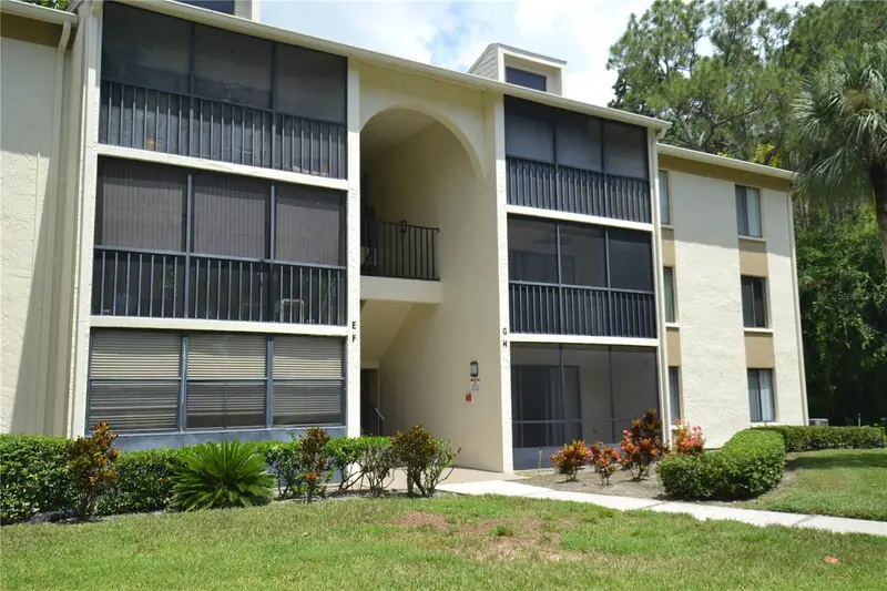 3232 Lake Pine Way E #H2, FL