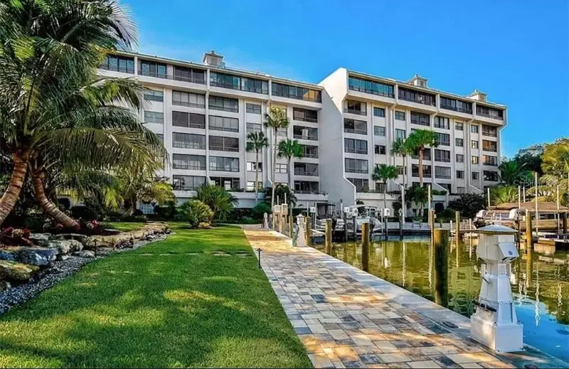5911 Midnight Pass Rd #601, FL