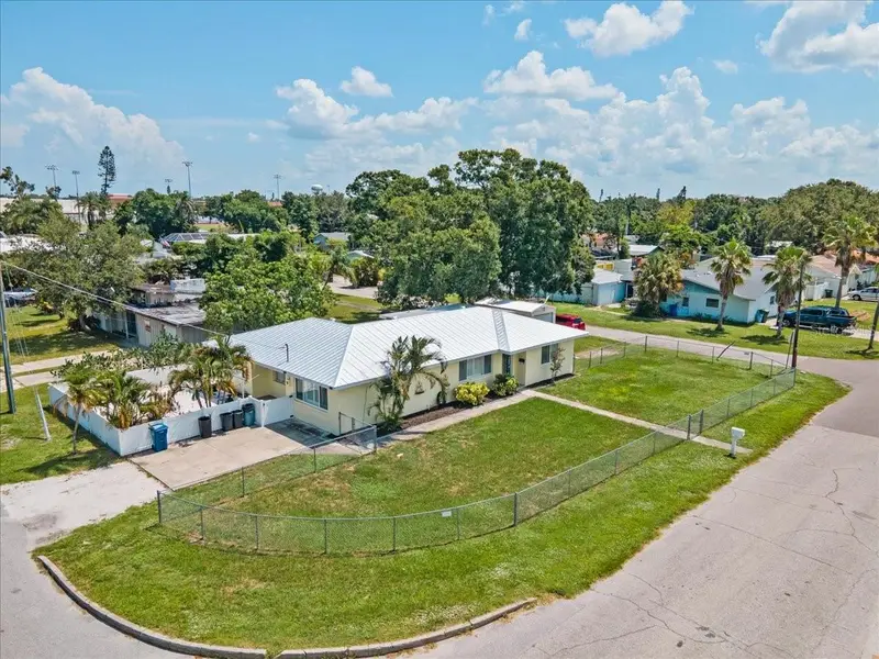 3402 15th Ave W, FL